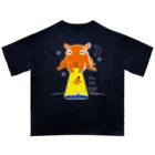 イラスト MONYAAT のバックプリント　たこさんwinなーとメンダコUFO Oversized T-Shirt