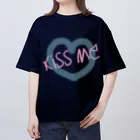 【ホラー専門店】ジルショップのKiss Me  キスミー Oversized T-Shirt