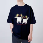 ヤママユ(ヤママユ・ペンギイナ)のふたごのイワトビペンギン(キタ) Oversized T-Shirt