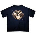 千秋薫オリジナルshopの白鳥と星空 Oversized T-Shirt