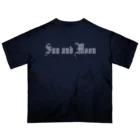 Senseの太陽と月 (Gold背面) Oversized T-Shirt