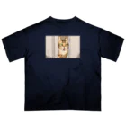 あふぐろ屋の映画のワンシーンのような猫 オーバーサイズTシャツ