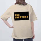 THE CHEATDAY SAPPORO ストアグッズのチートデイラブ オーバーサイズTシャツ