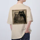 ぐら(GURA)のネコ家の肖像&ながぐつにはいったこねこ Oversized T-Shirt