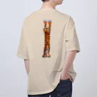 segasworksのトラちゃん（のびのび〜爪とぎ） オーバーサイズTシャツ