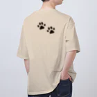 chizuruの柴犬落ちてる（茶）背景グリーン オーバーサイズTシャツ