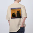 ぐら(GURA)の窓際ネコ・カラー Oversized T-Shirt