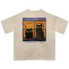 ぐら(GURA)の窓際ネコ・カラー Oversized T-Shirt