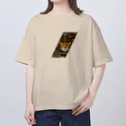 カレー屋　月夜のライオンの鉄猫E Oversized T-Shirt