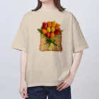 ℂ𝕙𝕚𝕟𝕒𝕥𝕤𝕦 ℍ𝕚𝕘𝕒𝕤𝕙𝕚 東ちなつのトマトのチューリップトースト Oversized T-Shirt