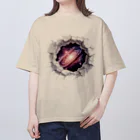 紅藤コミミズクのトリックアート「宇宙」 オーバーサイズTシャツ