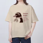 ヤママユ(ヤママユ・ペンギイナ)の伊達なマカロニペンギン【図鑑風】 オーバーサイズTシャツ