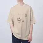 うさぎの国のタヌキ君ときつね君の休日 Oversized T-Shirt