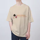 ヤママユ(ヤママユ・ペンギイナ)のペンギン界ナンバーワンのスピードスター、その名はジェンツーペンギン。 Oversized T-Shirt