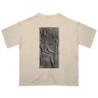 PALA's SHOP　cool、シュール、古風、和風、のイシスとしてのクレオパトラのレリーフ 無名 1890-1895年頃 Oversized T-Shirt