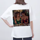 AQUAMETAVERSEの料理を満喫するセクシー美女 アメジスト 2846 Oversized T-Shirt