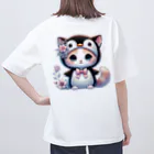 Snow-peaceのペンギンコスチュームのキュートな子猫 Oversized T-Shirt