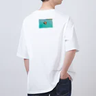 MOMOTAKAショップの海のかけら - ピグとバード Oversized T-Shirt