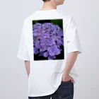 yurisacinの紫陽花（紫） オーバーサイズTシャツ