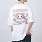 Snow-peaceの「雲の中のふわふわ子猫」 オーバーサイズTシャツ