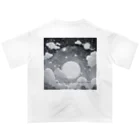 hydrangea-macrophyllaのEmbracing the cosmic journey within. Oversized T-Shirt