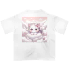 Snow-peaceの「雲の中のふわふわ子猫」 オーバーサイズTシャツ