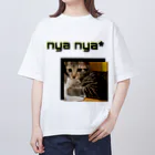 nya nya*のキジトラ　紙袋遊び Oversized T-Shirt