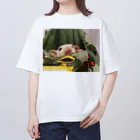 りょうさんのペット雑貨のフクロモモンガの変顔 オーバーサイズTシャツ