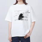 うえだしょうたの佇む女 Oversized T-Shirt