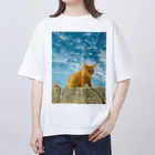 りんごの海岸の猫 Oversized T-Shirt