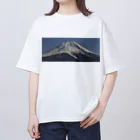 下田村の冠雪した富士山 オーバーサイズTシャツ