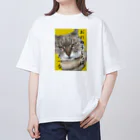 おてらのどうぶつたちのニャンコのシルバさん Oversized T-Shirt