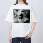 富士見さくらねこ応援団　チャリティー部の猫のあくびダイナミックTシャツ Oversized T-Shirt