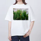 アトリエWindwingのキノコと苔テラリウム Oversized T-Shirt