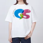 がさっ子クラブのいきものガサり タイポグラフィ（カラー1） Oversized T-Shirt