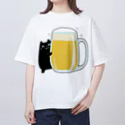 うさやの美味しいビールをゲットしてご満悦の黒猫 Oversized T-Shirt
