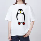 P-STYLEのブーツを履いたおしゃれなペンギン Oversized T-Shirt