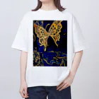 しばいぬ1大好き屋の夜空羽舞う黄金蝶 Oversized T-Shirt