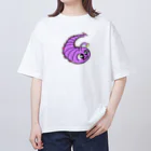 じゅうに（Jyuuni）の0057・イモ提灯魚/妄想生物シリーズ（じゅうにブランド） Oversized T-Shirt