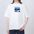 おしゃれイラストグッズ販売所の〜雪国〜 オーバーサイズTシャツ