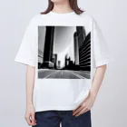 animaltennensuiの都市の鼓動：白黒で描くアーバンスケープ Oversized T-Shirt