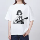 らいくん♢おしゃれ好き♢のギターを弾く女の子 オーバーサイズTシャツ