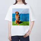 the dog is ⚫︎⚫︎ing ✖️✖️のthe dog is fishing fish オーバーサイズTシャツ