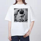 パグと添い寝のお昼寝テトくん Oversized T-Shirt
