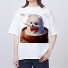 Pom-Dog'sのご飯に埋もれる白ポメ Oversized T-Shirt