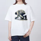 影のアートショップの影の中の静寂 Oversized T-Shirt