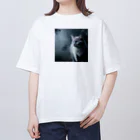 ZZRR12の「境界を見つめる猫の眼差し」 Oversized T-Shirt