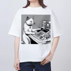 NORI's yoki2shopのボタン猫（シリアス） オーバーサイズTシャツ