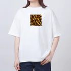 青林檎の勝利の虎柄！ Oversized T-Shirt