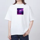 shell_hutの荒野の中に寂しく立ち並ぶ未完成の建設現場 Oversized T-Shirt